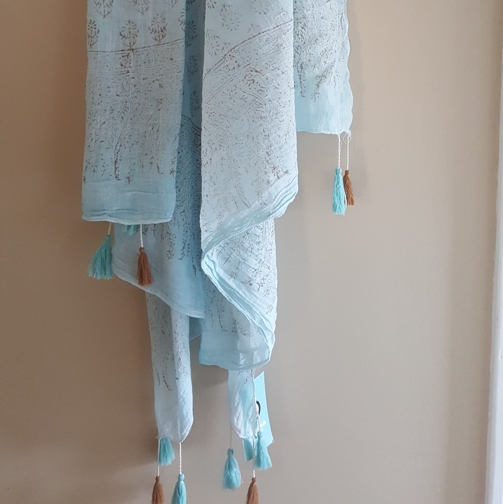 Scarf - Picture 2 of 3
